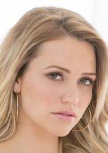Mia Malkova Wiki, Age, Height, Biography & More - Wikistarbio