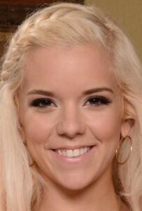 Halle Von Biography, Age, Height, Family, Wiki & More - Wikistarbio