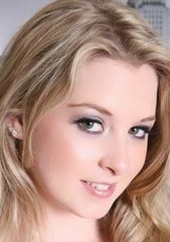 Sunny Lane Biography, Age, Height, Family, Wiki & More
