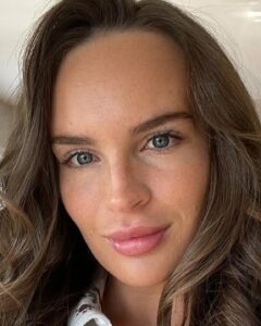 Teal Conrad Biography, Height, Husband, Wiki & More