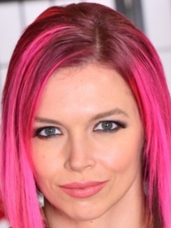 Anna Bell Peaks Biography, Age, Height, Net Worth, Wiki & More