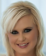 Kelly Surfer Wiki, Age, Height, Net Worth, Biography & More